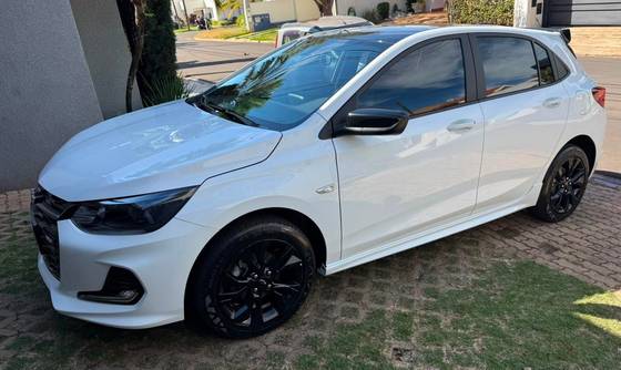 CHEVROLET ONIX 1.0 TURBO FLEX RS AUTOMÁTICO CHEVROLET ONIX 1.0 TURBO FLEX RS AUTOMÁTICO